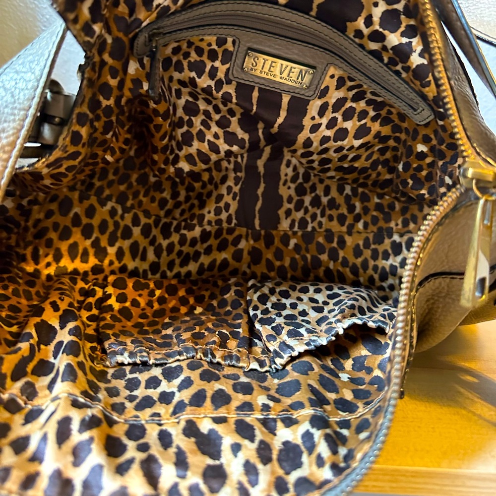 STEVEN BY STEVE MADDEN GRAY 100% LEATHER BAG. - Picture 13 of 15